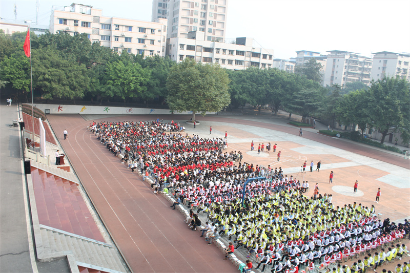 “致敬中华英雄，传承初心使命”报告会 (3).JPG